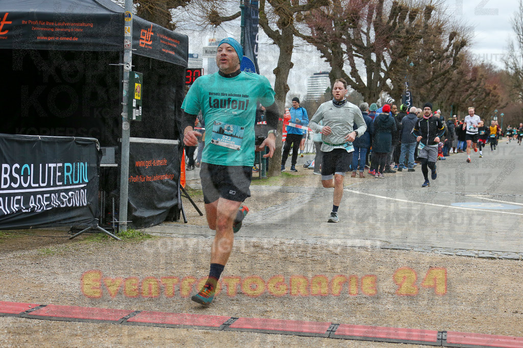 231231_1156_EX1_4607 | Sportfotografie im Rhein-Sieg Kreis, Köln, Bonn, NRW, Rheinland Pfalz, Hessen, etc. Unser Tätigkeitsfeld umfasst den Laufsport vom Volkslauf über den Marathon, Duathlon, Triathon bis zum Ultralauf wie Kölnpfad Ultra oder Schindertrail.