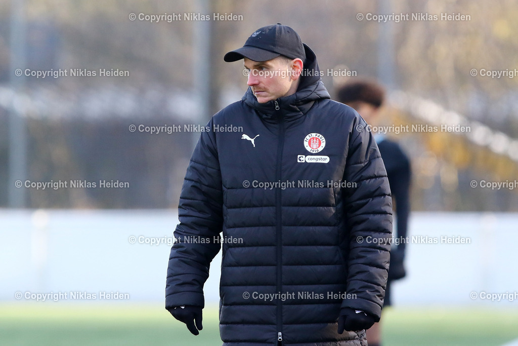 NH_FCStPauliU23_EintrachtBraunschweigU23_Testspiel_02022025 | Benny Hoose (Trainer, FC St. Pauli U23)Fußball I Herren I Testspiel I Saison 2024-2025 I FC St. Pauli U23 - Eintracht Braunschweig U23 I 02.02.2025 I Sportplatz Brummerskamp