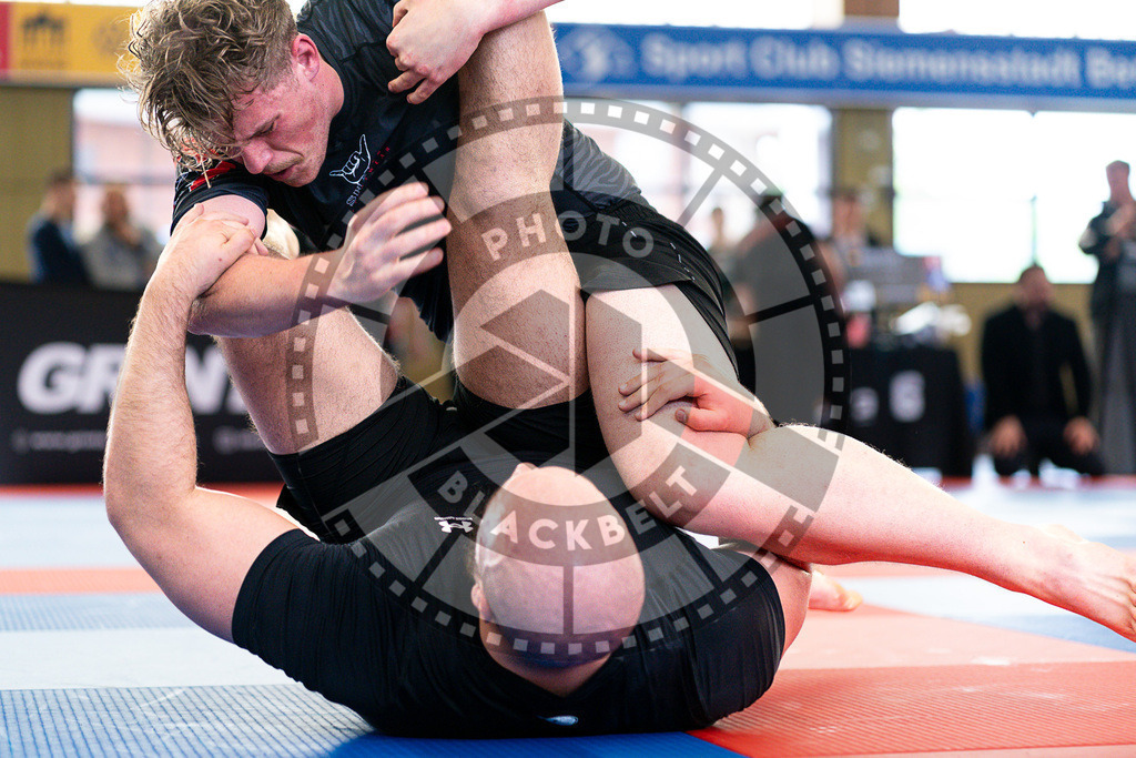 20250510PBB2373 | Athletes compete during the JJLG Berlin Open Jiu-Jitsu Championship on May 10, 2025 in Berlin, Germany. © Chiara Dazi / photoblackbelt
