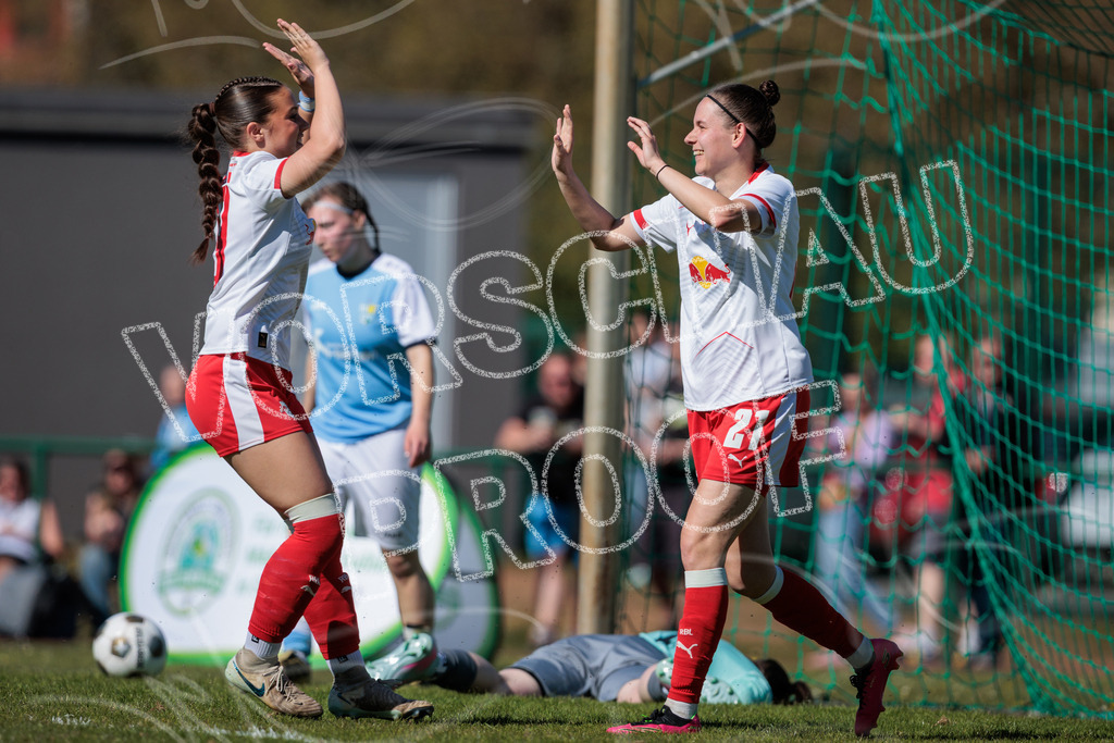 Gipfeltreffen der Frauen: Finale um den Sachsenlotto Landespokal 2026 | Am 1. Mai 2026 trafen im Endspiel des Sachsenlotto Landespokals die Frauen des Chemnitzer FC und die zweite Mannschaft von RasenBallsport Leipzig aufeinander. Vor stimmungsvoller Kulisse kämpften beide Teams ab 15:00 Uhr um die begehrte Trophäe des sächsischen Fußballs. Diese Galerie zeigt die Highlights, packende Zweikämpfe und die emotionalsten Momente des Finaltags. - Realisiert mit Pictrs.com