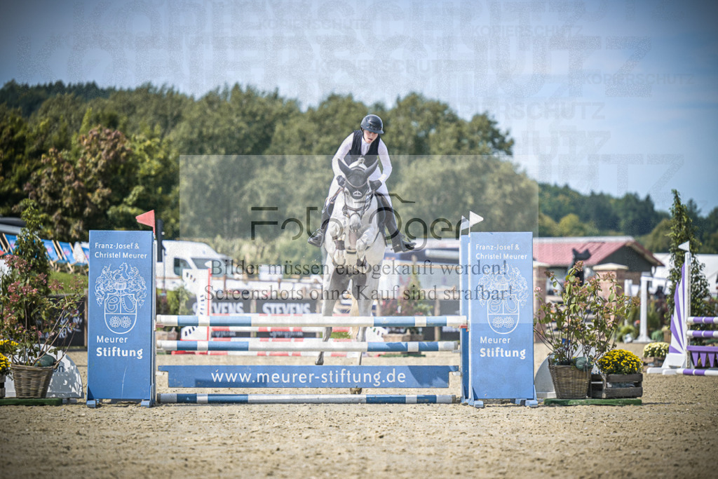 DOS_3718 | Entdecke hochwertige Reitturnierfotos von Foto Oger. Professionell, emotional und authentisch – jetzt Lieblingsmomente im Shop bestellen.Deutschlandweite Turnierfotografie. - Realisiert mit Pictrs.com