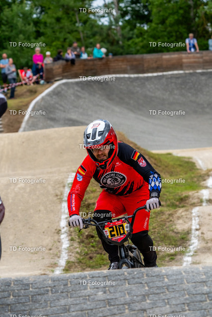 BayBMX2026-06524 | Fotogalerie von Thomas Dettweiler mit Eventbildern und lizenzfreien Fotos. Perfekt als Wandbild, für Büro, Website oder private Nutzung. - Realisiert mit Pictrs.com