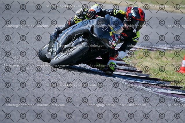 26bt04-0214 | markuskiefer.com - Realisiert mit Pictrs.com