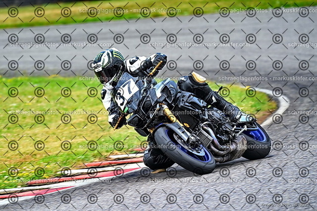 25bt02-0317 | markuskiefer.com - Realisiert mit Pictrs.com