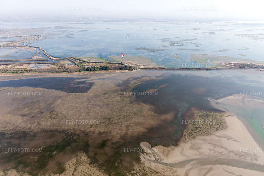Aerial view: View of the town in Caserma di Canal Muro in the state Friuli Venezia Giulia, Italy. – Photo: IMG_098065.jpg taken on 04/03/2017 by Werner Riehm/FLY-FOTO.com – Resolution of the original: 5472 x 3648 px