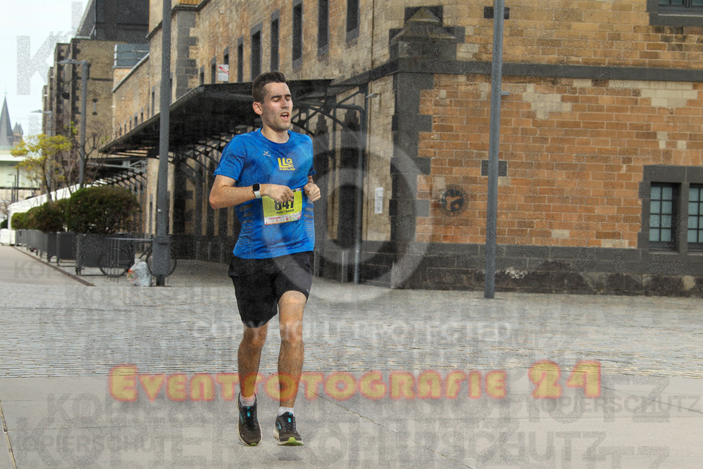 250920_1318_EV4_5202 | Sportfotografie im Rhein-Sieg Kreis, Köln, Bonn, NRW, Rheinland Pfalz, Hessen, etc. Unser Tätigkeitsfeld umfasst den Laufsport vom Volkslauf über den Marathon, Duathlon, Triathon bis zum Ultralauf wie Kölnpfad Ultra oder Schindertrail.
