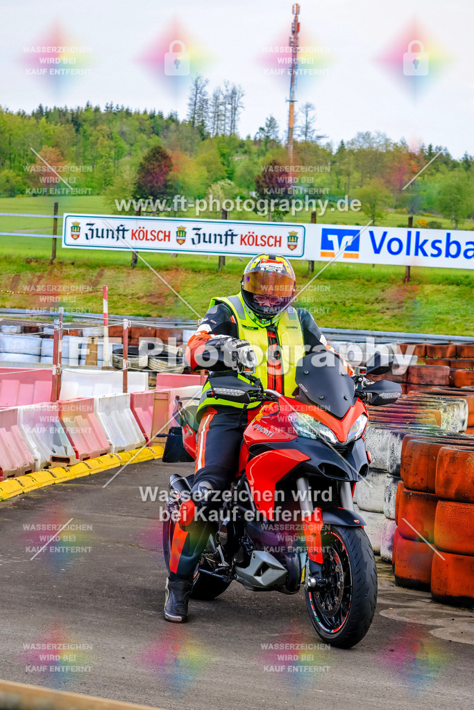 _OTO3158 | Hier findet Ihr Bilder von Touristenfahrten auf der Nürburgring Nordschleife oder von anderen Veranstaltungen die ich besucht habe. Viel Spass beim Durch Schauen 