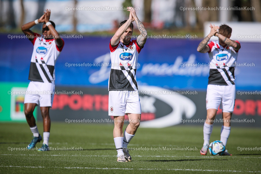 Koe3Liga09032401005 | 09.03.2024, Köln, Fußball, bwin 3. Liga Herren, Sportpark Höhenberg, 29. Spieltag, Saison 2023 2024, FC Viktoria Köln – SV Waldhof Mannheim: Sidny Lopes Cabral (Viktoria Köln), Simon Handle (Viktoria Köln) und Luca Marseiler (Viktoria Köln) klatschend jubelnd. 
DFB regulations prohibit any use of photographs as image sequences and or quasi-video.
