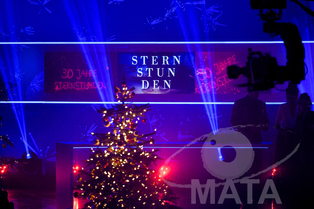 _DWI6132 | '30 Jahre Sternstunden-Gala 2023' in der Frankenhalle. Nürnberg, 15.12.2023 - Realisiert mit Pictrs.com