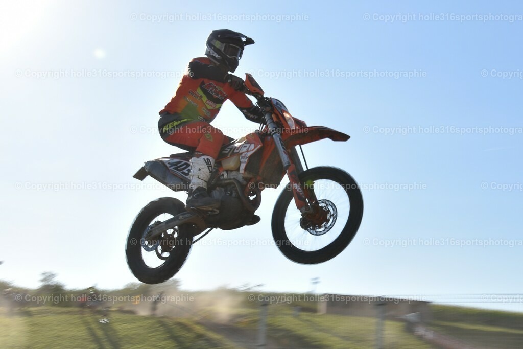 DSC_0563 | Sportfotografie , Motorsport, Motoross, Reitsport, Mointainbike, Enduro,
Landschaft , Outdoor, Eventfotografie, Landschaft, Bilder online bestellen - Realisiert mit Pictrs.com