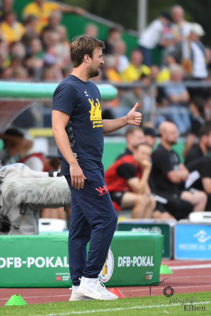 SV Atlas-Delmenhorst-Borussia Mönchengladbach | DFB-Pokal 1. Runde;SV Atlas Delmenhorst (gelb)-Borussia Mönchengladbach (schwarz) am 17.08.2025 in Oldenburg (Marschweg-Stadion), Photo: Philip Eiben 2025 - Realisiert mit Pictrs.com
