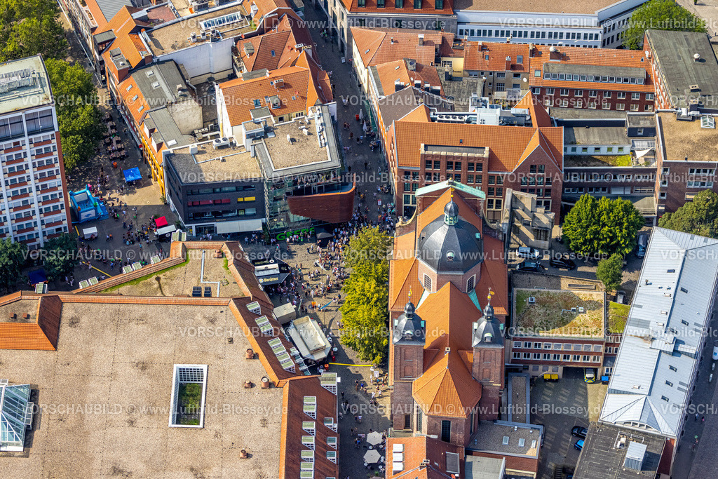 Muenster230880149 | Luftbild, Altstadt Stadtfest "Münster mittendrin", Fußgängerzone Salzstraße, Dominikanerkirche, Bahnhof, Münster, Münsterland, Nordrhein-Westfalen, Deutschland