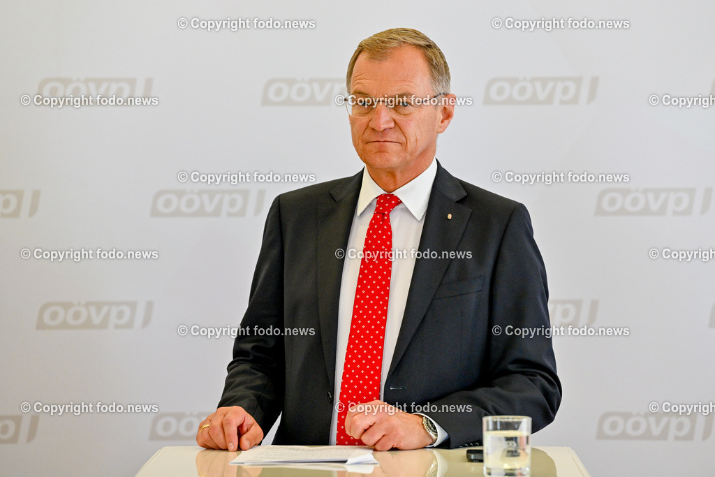 Pressekonferenz OeVP Oberoesterreich_ OOeVP-Kandidatenteam für die Nationalratswahl 2024_ 01.07.2024-12 | 01.07.2024, Linz, AUT, Pressekonferenz OeVP Oberoesterreich, OOeVP-Kandidatenteam für die Nationalratswahl - Stark fuer Oberoesterreichs Interessen, im Bild LH Thomas Stelzer (VP, Landeshauptmann Ooe)
