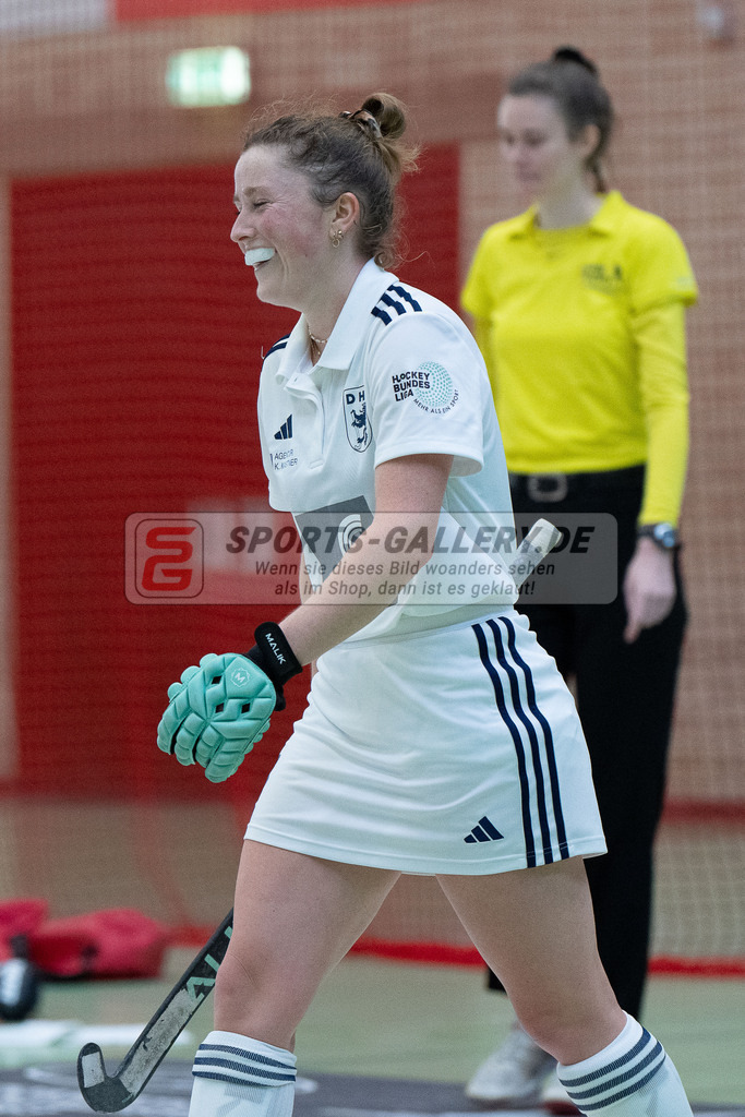 HK_20231217_107750 | 1. Bundesliga Damen Crefelder HC - Düsseldorfer HC  am 17.12.2023 Sporthalle Glockenspitz, Krefeld , Maike Schaunig ( Düsseldorfer HC #21 )