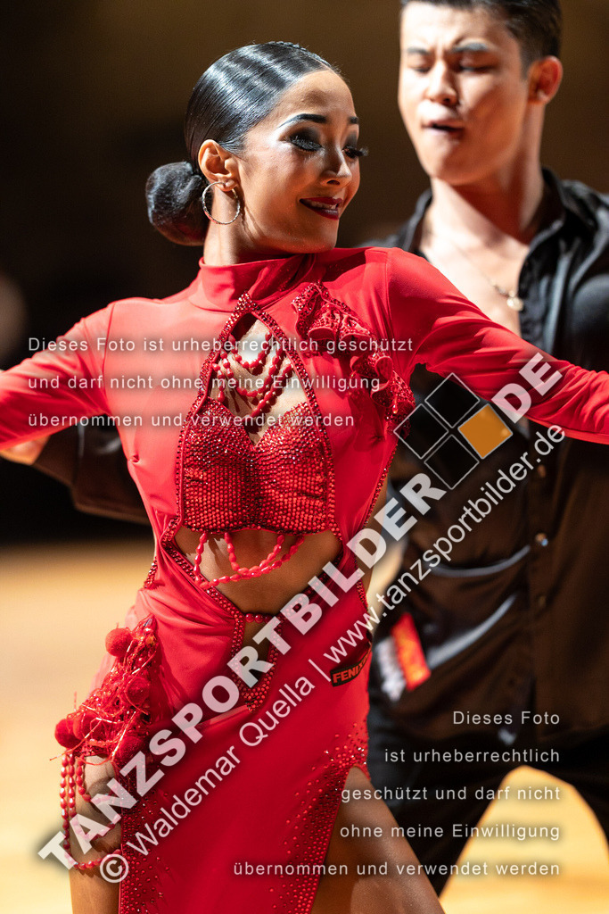20230812-10913 | Hier finden Sie Tanz Bilder vom Latein und Standard Formationen tanzen. Sportbilder vom Tanzsport. Schöne Fotos und von Weltmeisterschaft, Europameisterschaft, Bundesliga, Regionalliga, Oberliga und Landesliga sowie von GOC Stuttgart, DanceComp, WM Bremen