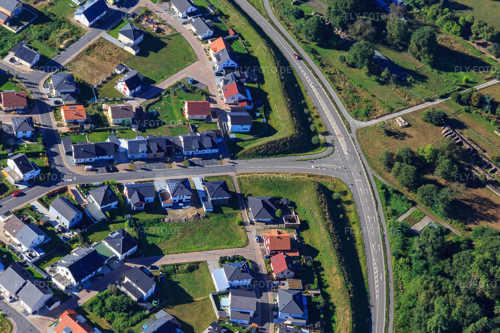 Luftbild: Ortsumgehung und Vogelring in Jockgrim im Bundesland Rheinland-Pfalz in Deutschland. Foto: IMG_094003.jpg vom 23.08.2016 durch Werner Riehm/FLY-FOTO.de
