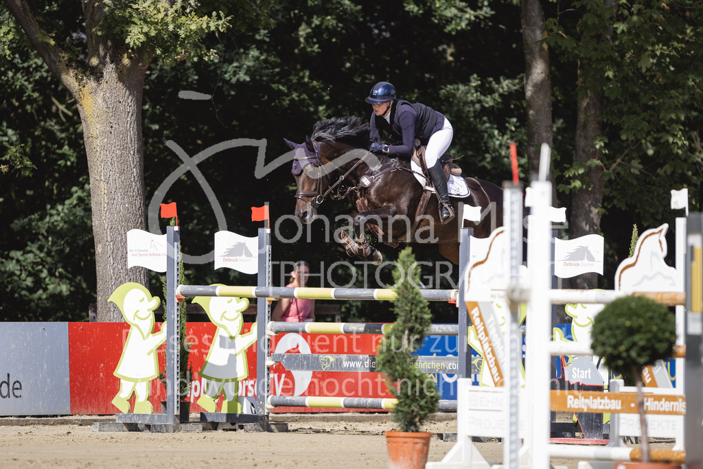 230826_Delbrueck_M2-Spr-830 | Deine schönsten Turniermomente als professionelle Fotos! Entdecke hochwertige Pferdesport-Fotografie im Online-Shop. Jetzt Fotos finden & bestellen!
