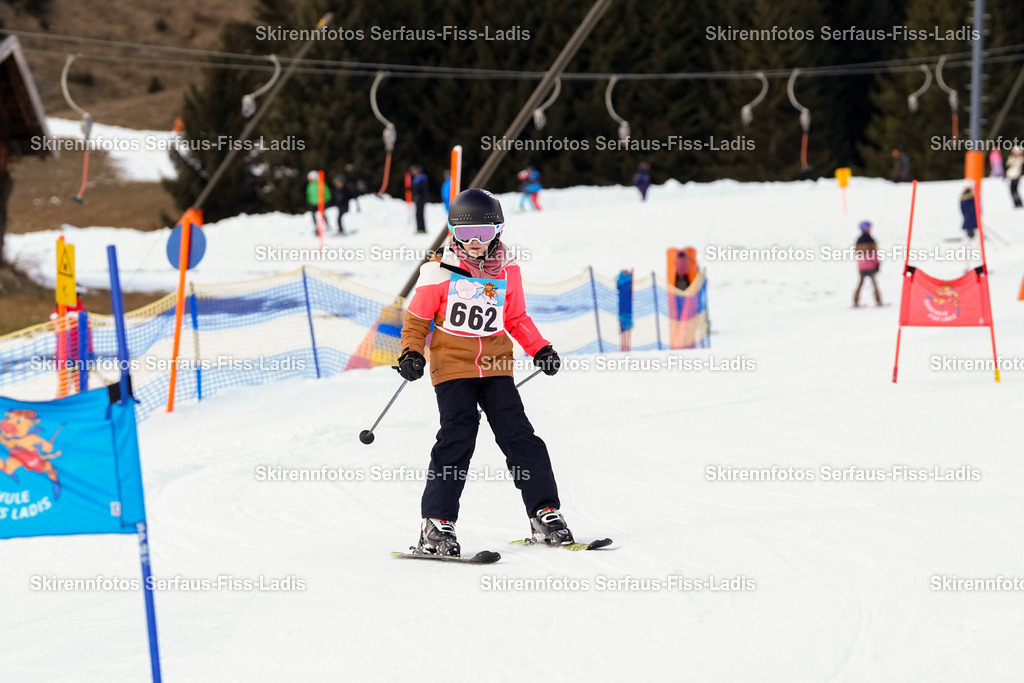 SRF_02.01.2026_1175 | Skirennfotos,Serfaus,Fiss,Ladis,Kinderskirennen,Winter,Tirol,Oberland,skirace,SFL,feelfree,weil wir's genießen,ski,Ski,skifahren,Sonnenplateau, - Realisiert mit Pictrs.com