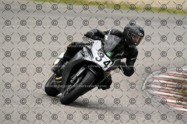 25bt02-1183 | markuskiefer.com - Realisiert mit Pictrs.com