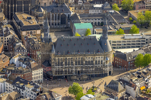 Aachen240403514 | Luftbild, Rathaus mit Marktplatz und Katschhof PLatz in der Aachener Altstadt, historische Sehenswürdigkeit, Markt, Aachen, Rheinland, Nordrhein-Westfalen, Deutschland