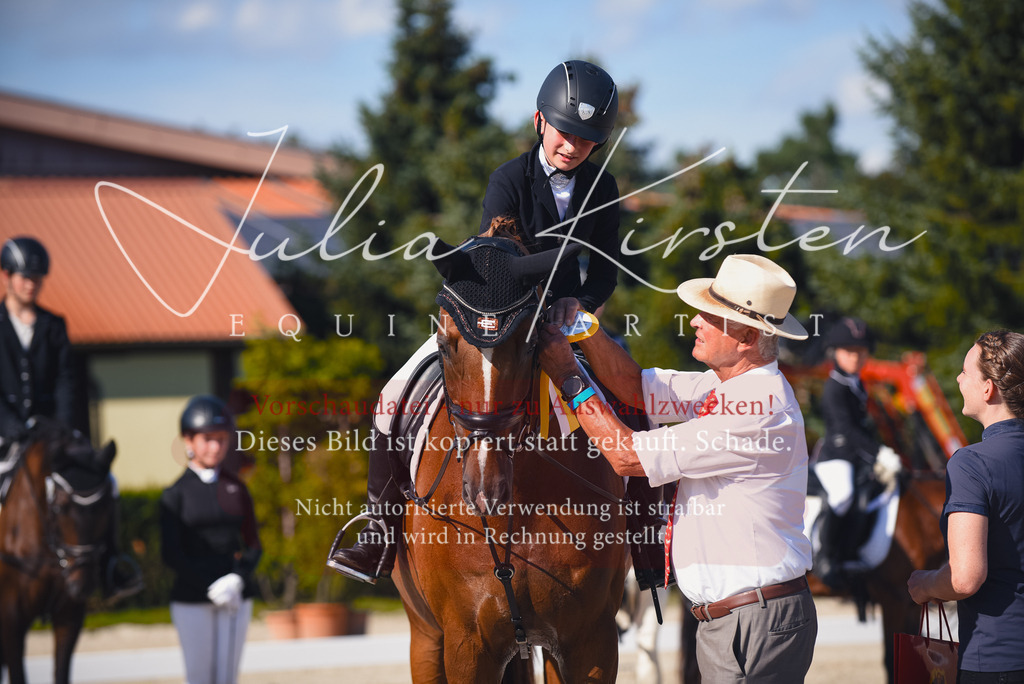 DSC_0184 | Pferde- und Turnierfotografie in Westsachsen. Pferdeportraits, Auftragszeichnungen und intuitive Kunst.
