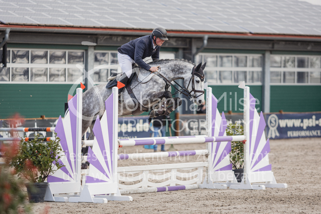 230411_Mühlen_02SprPf-A-235 | Deine schönsten Turniermomente als professionelle Fotos! Entdecke hochwertige Pferdesport-Fotografie im Online-Shop. Jetzt Fotos finden & bestellen!