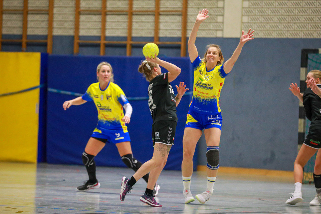 SVN_TvVoerde_021124_137 | Bildergalerie von Sport-Ereignissen aber auch von weiteren spannenden Dingen - nicht nur vom Niederrhein. In Anlehnung an den bekannten Spruch von Hanns Dieter Hüsch heißt das Motto: "Niederrhein ist überall".  - Realisiert mit Pictrs.com