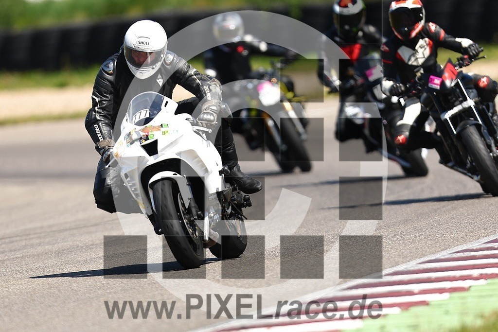 0777-20260426_02333 | Schöne Erinnerungen an spannende Momente - das festzuhalten ist unser Job. PIXELrace.de ist seit 2003 auf den Rennstrecken Europas unterwegs um die Action draußen beim Fahren und die wunderbare Stimmung imm Fahrerlager für euch einzufangen.