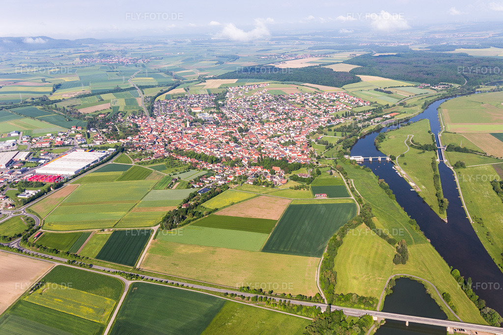 Luftbild: Fluß- Uferbereichen des Main in Knetzgau im Bundesland Bayern in Deutschland. Foto: IMG_099872.jpg vom 25.05.2017 durch Werner Riehm/FLY-FOTO.de