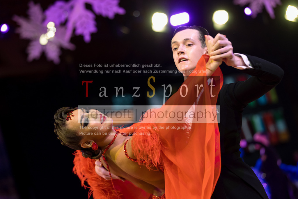 20241215_WDSF_Open_Youth_Std-Riga-8488 | Tanzsportbilder, Standardtanz, Lateintanz, WDSF, DTV, LTVB, dancecomp, goc, hessen tanzt, blaues band der spree, walzer, tango, wiener walzer, slowfox, quickstepp, samba, rumba, cha-cha-cha, paso doble. jive, hd-kroft photography, turniertanzsport