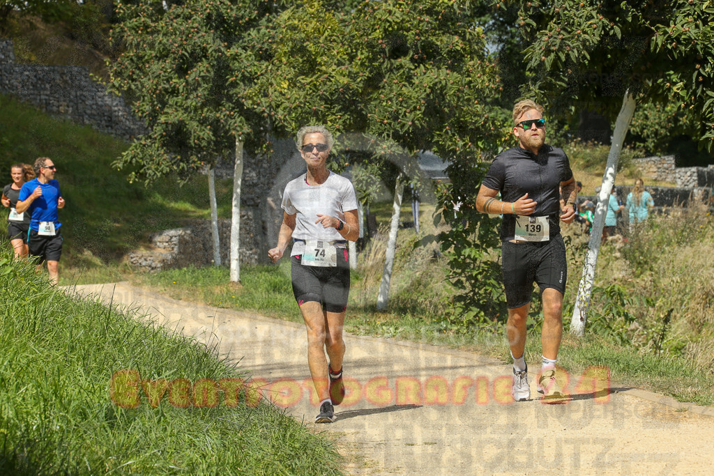 250824_1244_EX1_0370 | Sportfotografie im Rhein-Sieg Kreis, Köln, Bonn, NRW, Rheinland Pfalz, Hessen, etc. Unser Tätigkeitsfeld umfasst den Laufsport vom Volkslauf über den Marathon, Duathlon, Triathon bis zum Ultralauf wie Kölnpfad Ultra oder Schindertrail.