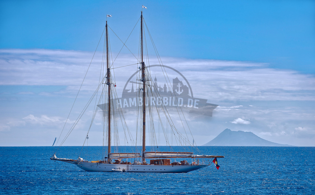 stativkunst-923 | Exklusive Hamburg collagen, tolle Segelbilder und viele weitere tolle Motive auf Leinwand, Poster, Alu-Dibond, u.v.m. findet Ihr bei uns auf hamburgbild.de. Findet Euer Wandbild für Euer Zuhause, Büro oder die  Praxis…. - Realisiert mit Pictrs.com