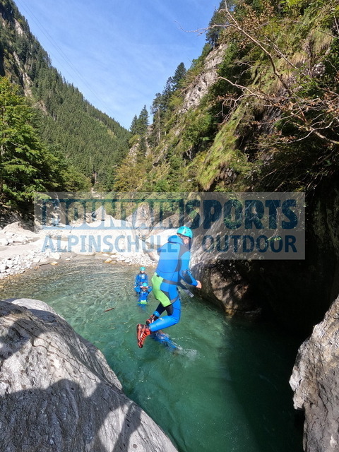 GOPR6613 | Bestelle die Bilder deines Berg- oder Wasser-Abenteuers mit Mountain Sports bequem von zu Hause aus direkt über unseren Online Fotoshop von pictrs.com. - Realisiert mit Pictrs.com