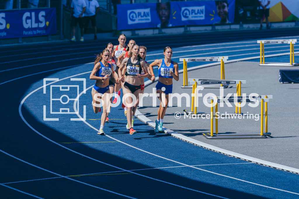Deutsche Meisterschaften U20 / U16 2026 | Helena Guttke, RACE Erfurt, 1453, Helene Deistler, LAC Erdgas Chemnitz, 1250, Livia Dörpholz, SV electronic Hohen Neuendorf, 126, 800-Meter-Lauf, Deutsche Meisterschaften der U20 &amp; U16 2026, Lohrheidestadion Bochum-Wattenscheid, 11.07.2026. Foto: Marcel Schwering / sportimfokus - Realisiert mit Pictrs.com