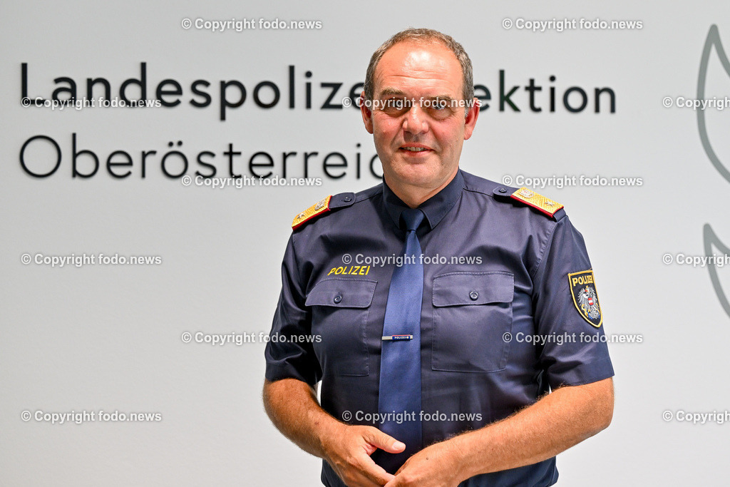 Polizei_ neuer Stadtpolizeikommandant Linz_ 27.06.2024-32 | 27.06.2024, Landespolizeidirektion Oberoesterreich, AUT, Vorstellung des neuen Stadtpolizeikommandanten von Linz, im Bild Klaus Huebner (Brigadier, Stadtpolizeikommandant Linz)