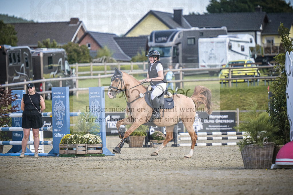 DOS_0240 | Entdecke hochwertige Reitturnierfotos von Foto Oger. Professionell, emotional und authentisch – jetzt Lieblingsmomente im Shop bestellen. - Realisiert mit Pictrs.com