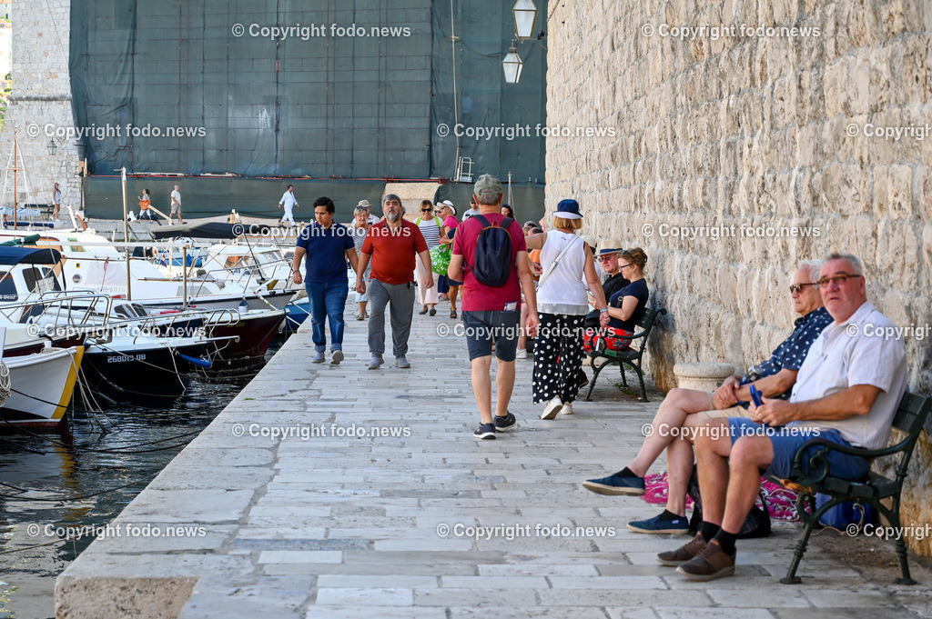 Kroatien_ Dubrovnik_ 11.10.2023-44 | 11.10.2023, Kroatien, HRV, Dubrovnik im Bild Gastronomie, Tourismus, Touristen, Sehenswuerdigkeiten, Stadtansichten



eine Stadt im suedlichen Kroatien an der Adriakueste in der Gespannschaft Dubrovnik-Nereveta. Die Altstadt wurde im Jahr 1979 von der UNESCO in die Liste des Weltkulturerbes aufgenommen.