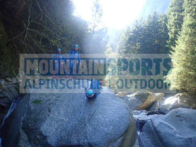 P1010112 | Bestelle die Bilder deines Berg- oder Wasser-Abenteuers mit Mountain Sports bequem von zu Hause aus direkt über unseren Online Fotoshop von pictrs.com. - Realisiert mit Pictrs.com