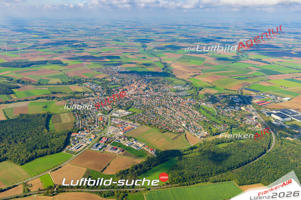 Luftaufnahme von Uffenheim - Die Luftaufnahme wurde 2025 vom UL-Flugzeug heraus erstellt ( keine Drohne ) - Hochauflösende Luftaufnahme - für professionelle Ausdrucke geeignet. Die Geschenkidee !Mit Lizenz und Bildrechte bestellbar