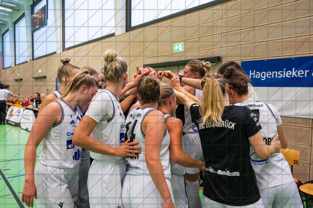 DBBL Pokal 25/26 | Runde 02 | BBC Osnabrück vs. New Basekets Oberhausen | Der Siegerhuddel.//  21.09.25: DBBL Pokal 25/26 | Runde 02 | BBC Osnabrück vs. New Basekets Oberhausen / Osnabrück / Deutschland  //   CREDIT:www.bullenfotos.de, Martin König, Hörner Weg 40, D-49078 Osnabrück, +4917663732967 // Nutzung und Weitergabe nur zu den vereinbarten Zwecken. Presseanfragen an Ersteller. Alle Rechte beim Ersteller. Honorierung nach MFM. - Realisiert mit Pictrs.com