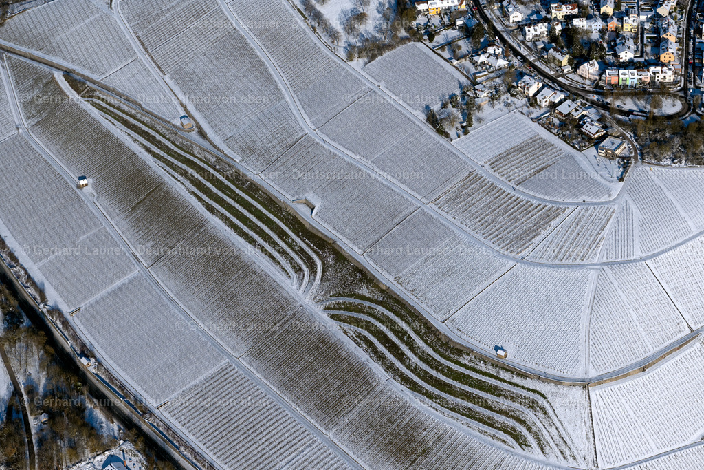 4043178 | winterliche Weinbergstrukturen am Neuberg bei Würzburg, Weinlage Abtsleite