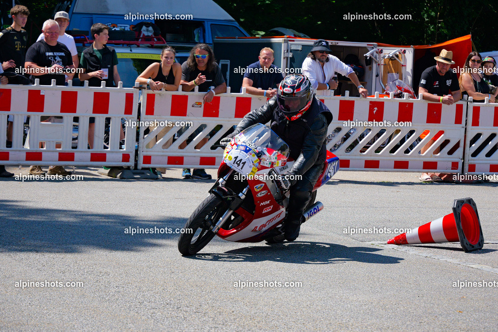 P1036887-2 | Erleben Sie atemberaubende, hochqualitative Fotos Ihrer Fahrt entlang der malerischen Alpenstraßen. Besuchen Sie alpineshots.com, um professionelle Aufnahmen Ihrer unvergesslichen Reise zu finden und zu kaufen - Realisiert mit Pictrs.com