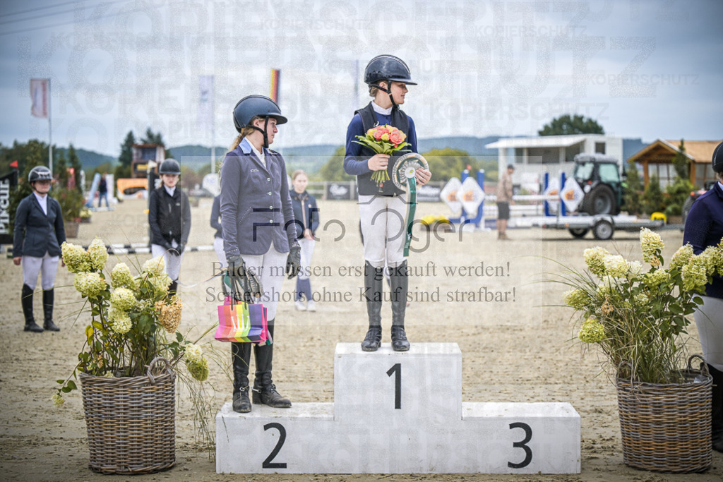 DOS_0070 | Entdecke hochwertige Reitturnierfotos von Foto Oger. Professionell, emotional und authentisch – jetzt Lieblingsmomente im Shop bestellen.Deutschlandweite Turnierfotografie. - Realisiert mit Pictrs.com