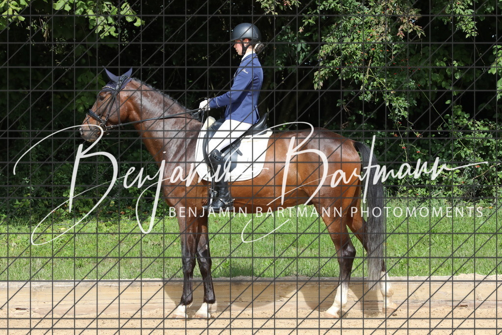 AZ2A2325 | Benjamin Bartmann Photomoments