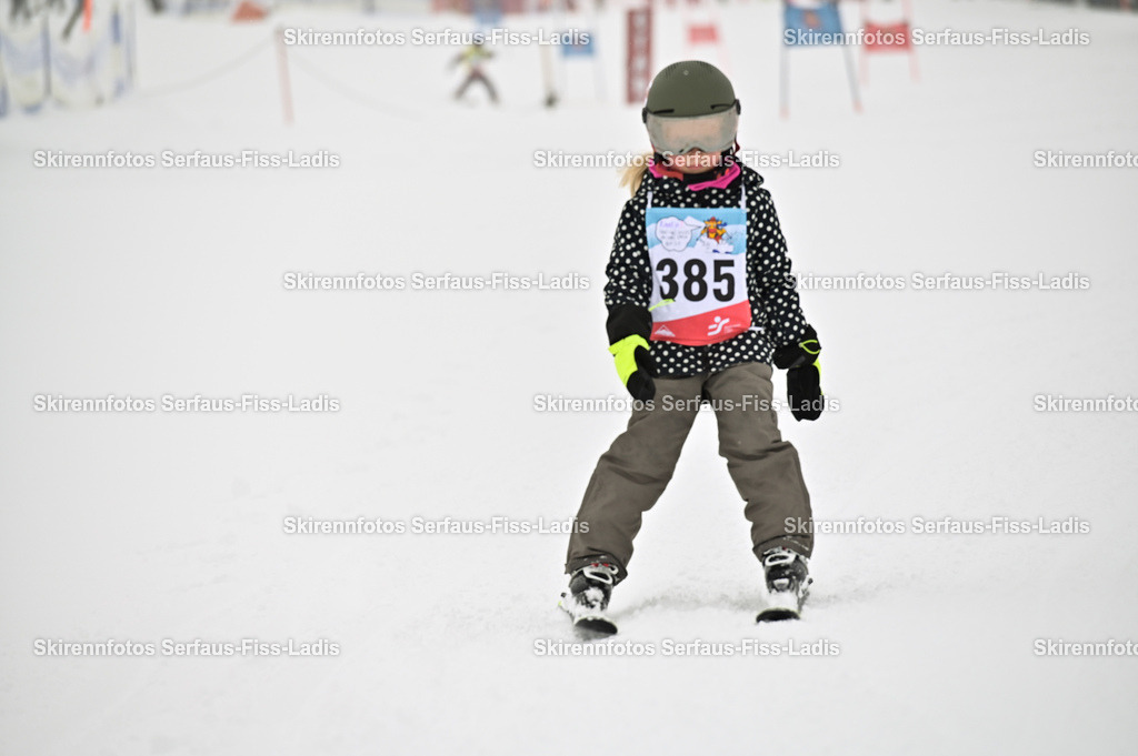 SRF_20.02.2026_0127 | Skirennfotos,Serfaus,Fiss,Ladis,Kinderskirennen,Winter,Tirol,Oberland,skirace,SFL,feelfree,weil wir's genießen,ski,Ski,skifahren,Sonnenplateau, - Realisiert mit Pictrs.com