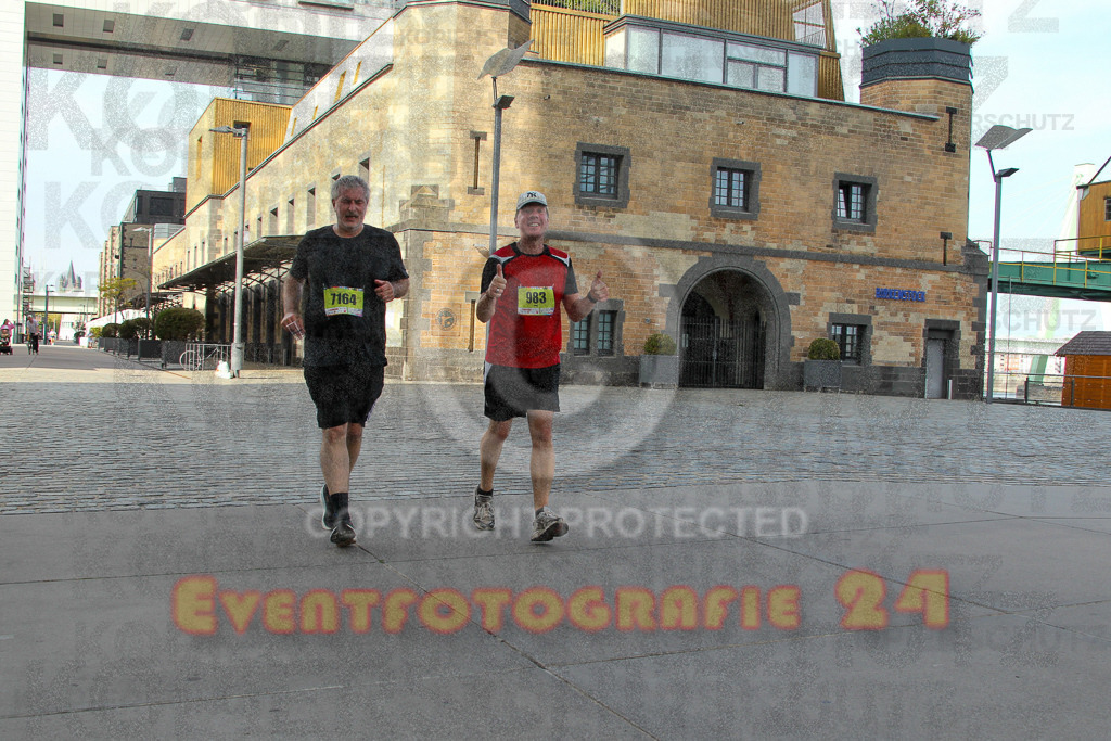 250920_1552_EV4_9616 | Sportfotografie im Rhein-Sieg Kreis, Köln, Bonn, NRW, Rheinland Pfalz, Hessen, etc. Unser Tätigkeitsfeld umfasst den Laufsport vom Volkslauf über den Marathon, Duathlon, Triathon bis zum Ultralauf wie Kölnpfad Ultra oder Schindertrail.