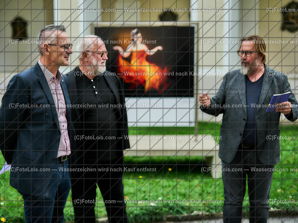 ALP9459_Menschenbilder-Ausstellung MANK_Leonhardsberger-Reisenhofer-Schoerg | (C)FotoLois.com, Alois Spandl, MENSCHENBILDER-Ausstellung in der Stadtgemeinde Mank am Gelände der Pfarre und der Gemeinde, Do 12. Oktober 2023.