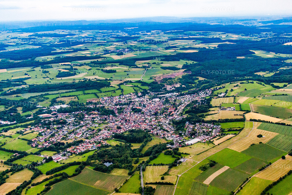 Luftbild: Ortsansicht von Norden in Gedern im Bundesland Hessen in Deutschland. Foto: IMG_68331.jpg vom 20.06.2014 durch Werner Riehm/FLY-FOTO.de