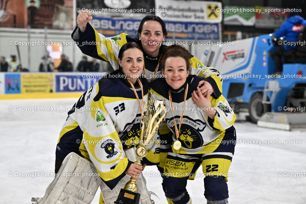 WILDCATS PATERNION & Lady Hawks Siegerehrung-Meisterfeier | #33 Oberauner Marianne Wildcats Paternion, #11 Tschernutter Lara WILDCATS PATERNION, #22 Oberrauner Franziska WILDCATS PATERNION, WILDCATS PATERNION &amp; Lady Hawks Siegerehrung-Meisterfeier, WILDCATS PATERNION &amp; Lady Hawks Siegerehrung-Meisterfeier am 12.03.2025 in Steindorf (Ossiachersee Halle), Austria, (Photo by Bernd Stefan)