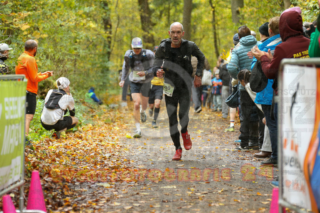 251026_1234_EX1_0679 | Sportfotografie im Rhein-Sieg Kreis, Köln, Bonn, NRW, Rheinland Pfalz, Hessen, etc. Unser Tätigkeitsfeld umfasst den Laufsport vom Volkslauf über den Marathon, Duathlon, Triathon bis zum Ultralauf wie Kölnpfad Ultra oder Schindertrail.
